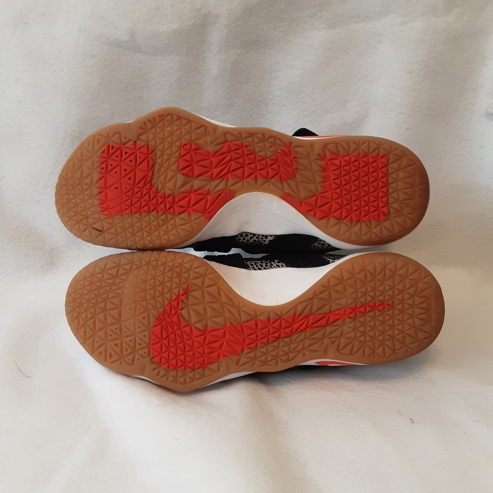 Nike Lebron Safari High Tops - Picture 10 of 12